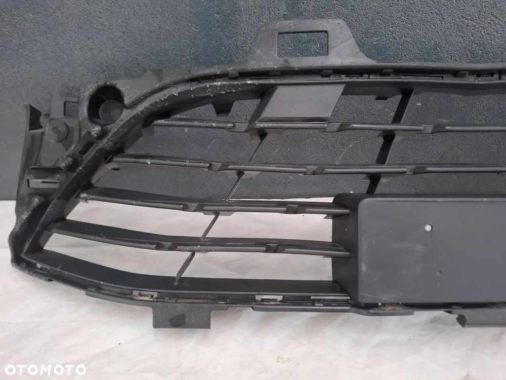 RENAULT CLIO V ATRAPA KRATKA ZDERZAK SRODKOWA - 4