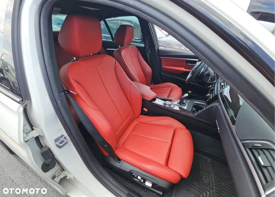 BMW Seria 3 340i xDrive M Sport - 10
