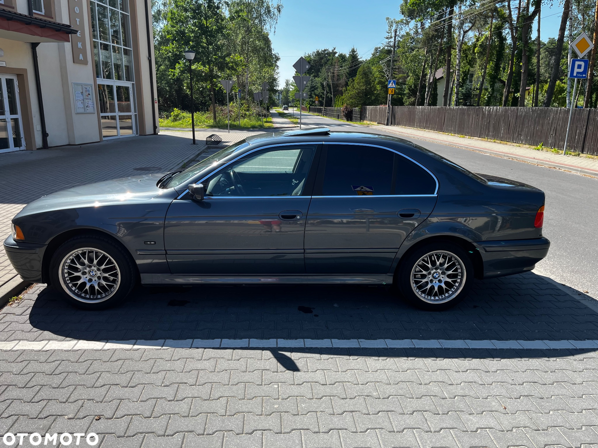 BMW Seria 5 520i - 8