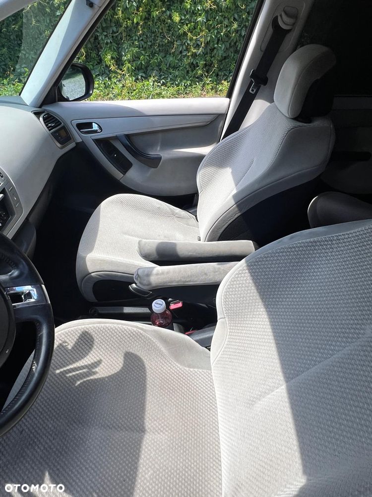 Citroën C4 Picasso - 16