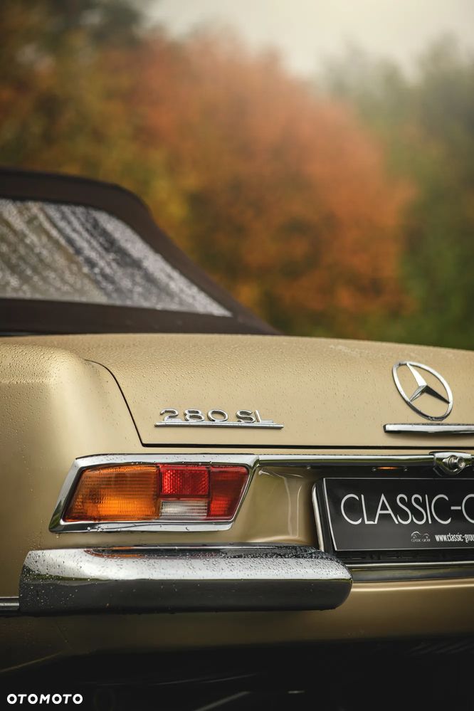 Mercedes-Benz SL - 21