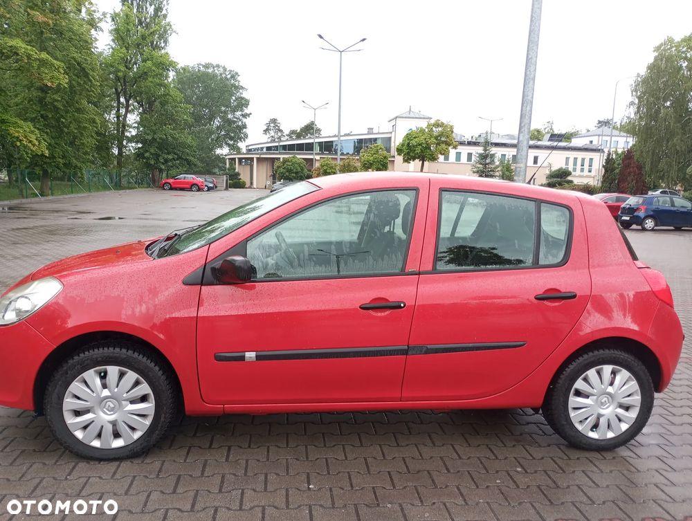 Renault Clio 1.2 16V Alize - 2