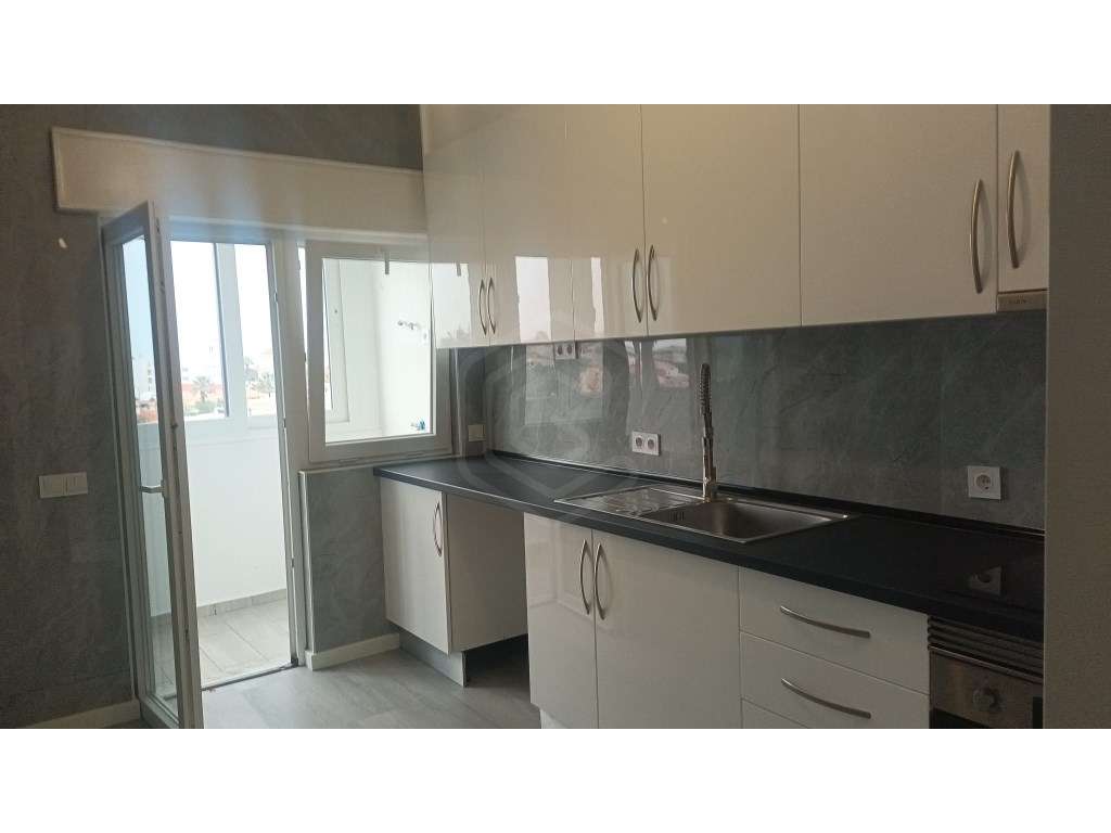 Apartamento T2 em Quarteira - Grande imagem: 3/25