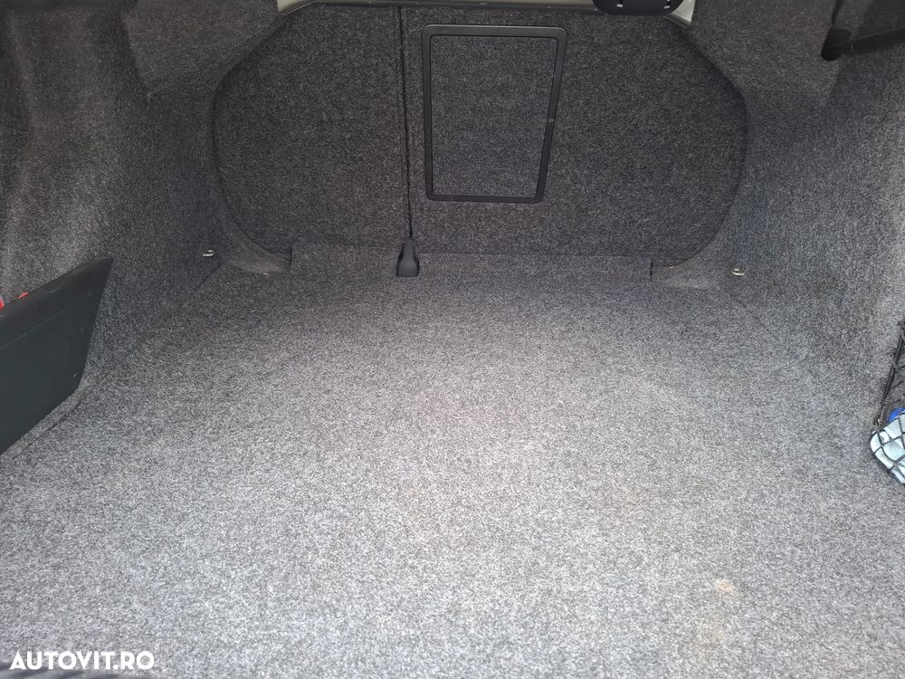 Volkswagen Jetta 1.6 TDI Blue Motion Technology Comfortline - 17
