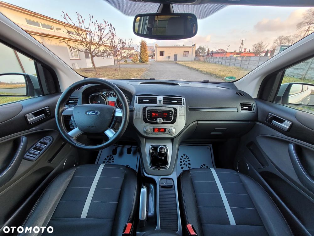 Ford Kuga 2.0 TDCi 2x4 Titanium - 22