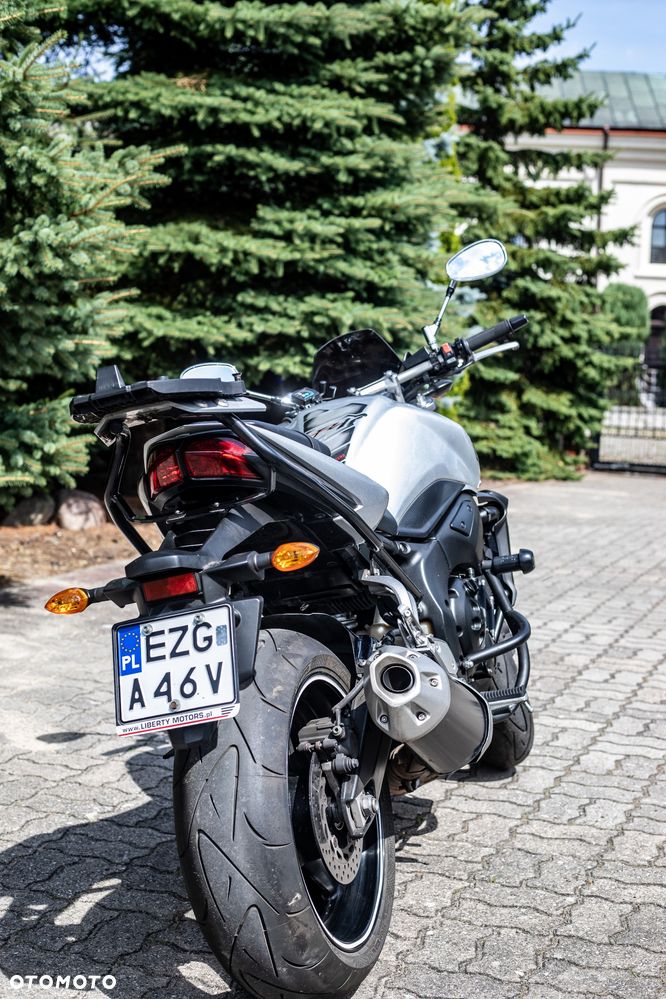 Yamaha FZ - 11