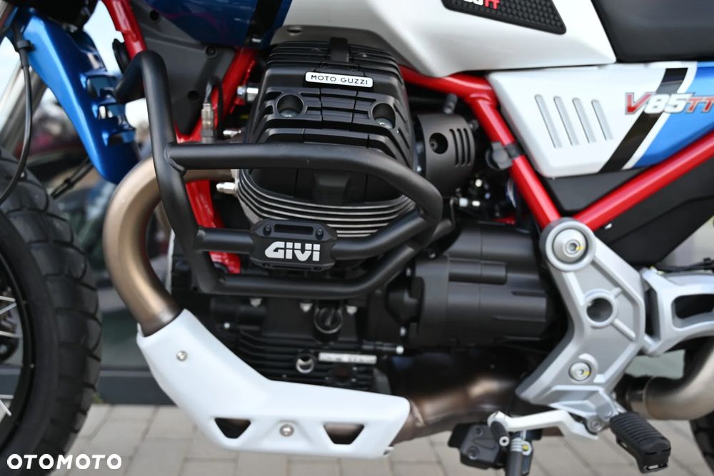 Moto Guzzi V85 - 10