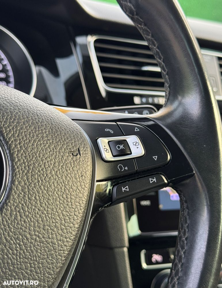 Volkswagen Golf 1.6 TDI DSG Sound - 18