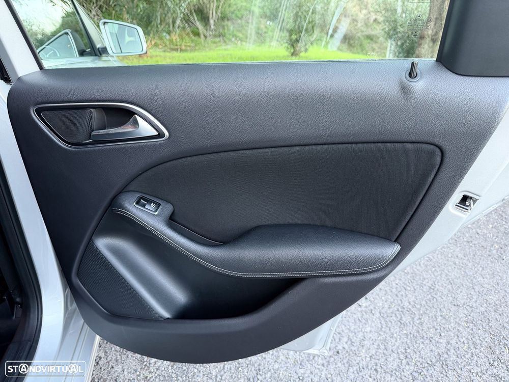 Mercedes-Benz B 180 d Style - 9