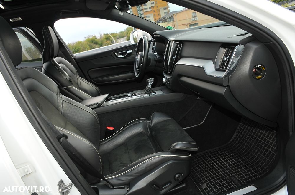 Volvo XC 60 D5 AWD Geartronic RDesign - 8