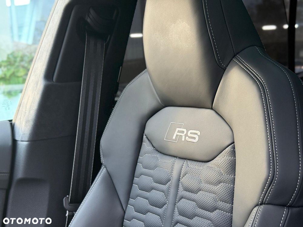 Audi RS Q8 - 32