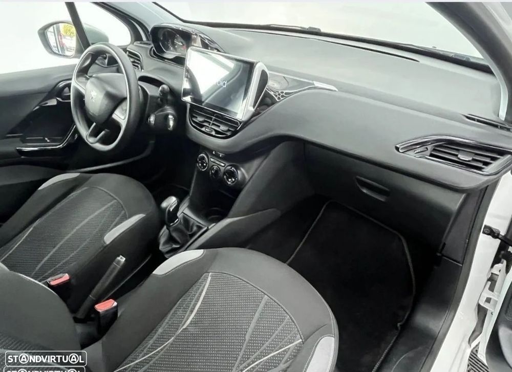 Peugeot 208 1.6 BlueHDi Active — fotografia 9