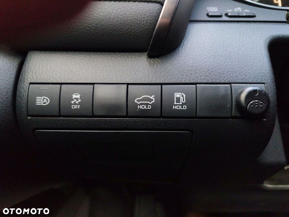 Toyota Camry 2.5 Hybrid Comfort CVT - 18