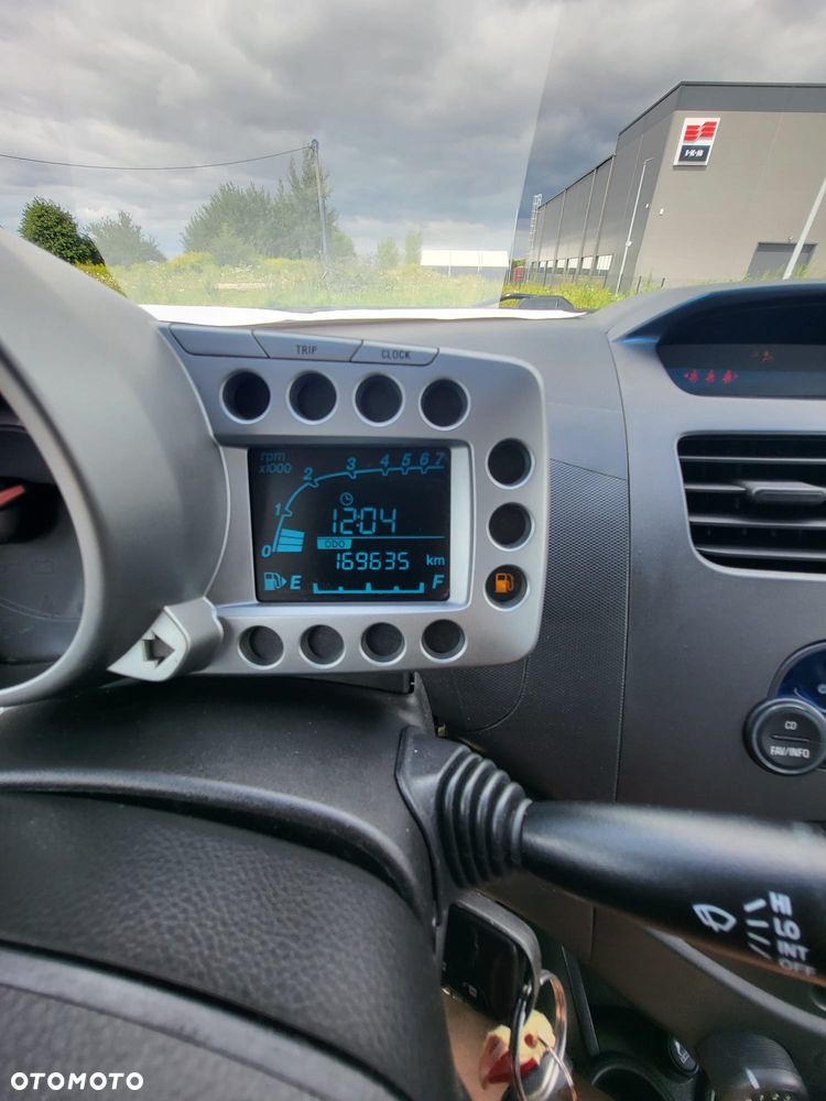 Chevrolet Spark 1.0 Base+ - 32