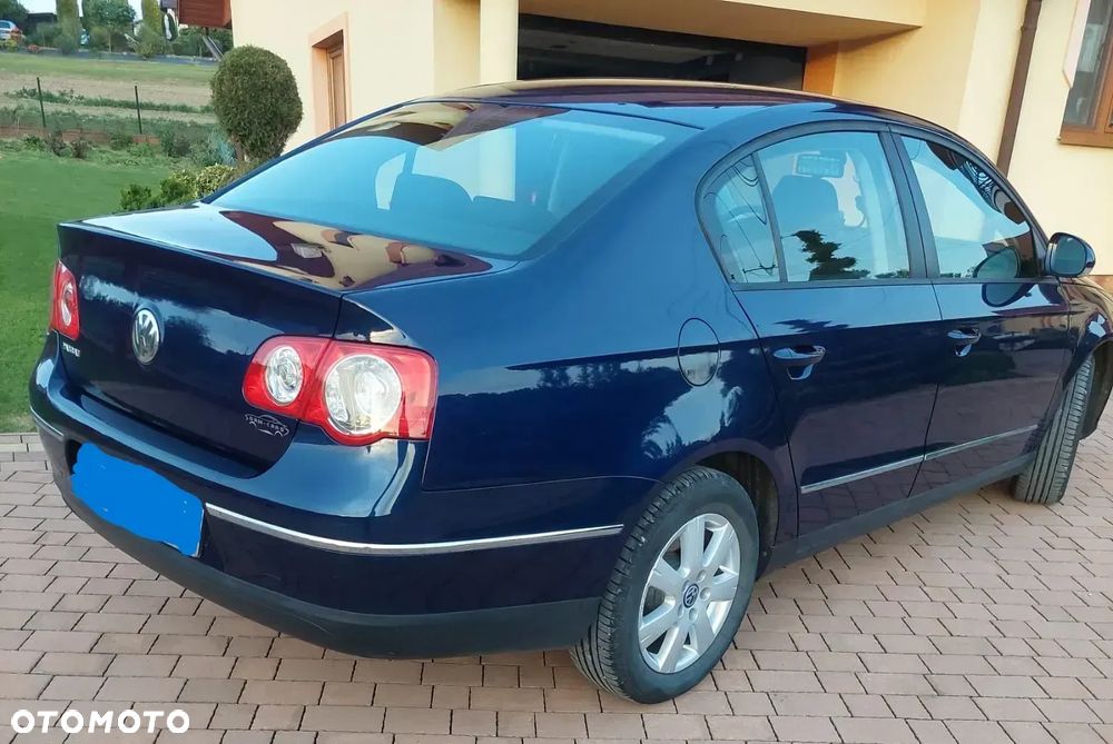 Volkswagen Passat 1.6 Comfortline - 6