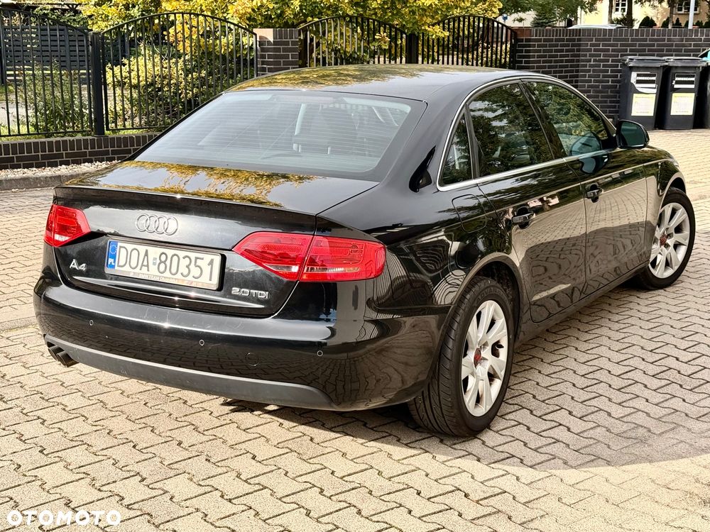 Audi A4 Limousine - 4