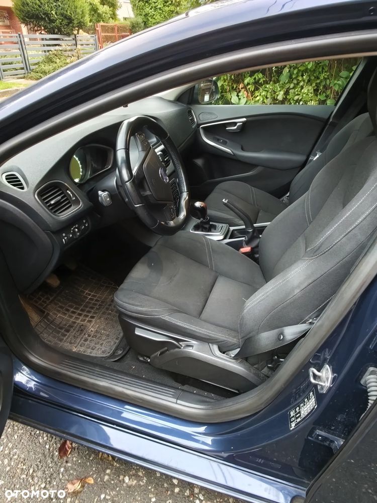 Volvo V40 T3 Momentum - 5