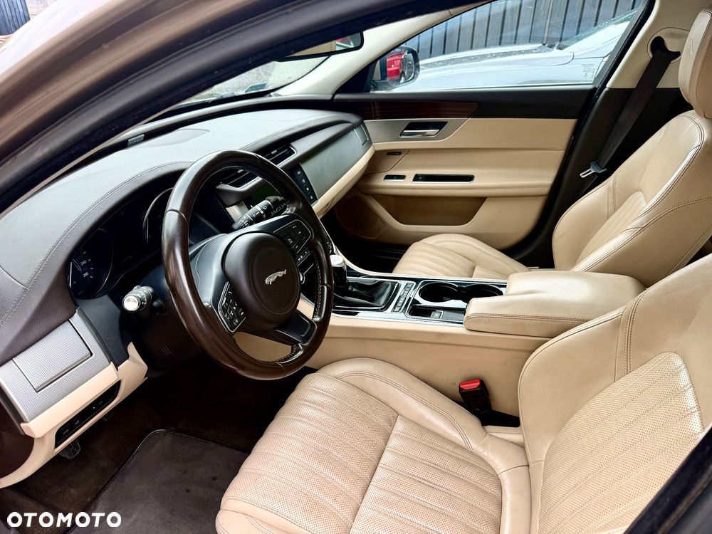 Jaguar XF 2.0 i4D Prestige - 7