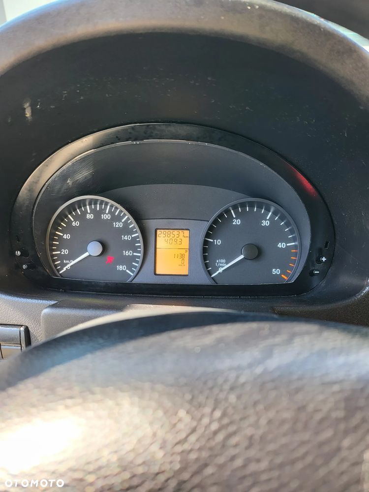 Mercedes-Benz Sprinter kontener windą - 6