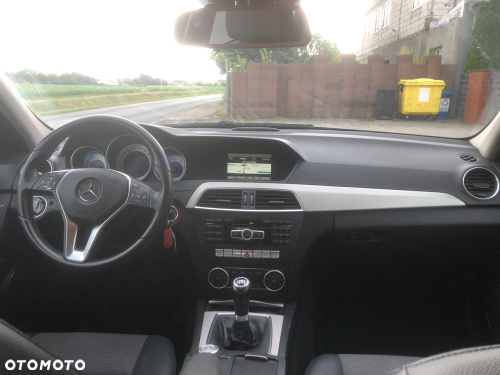 Mercedes-Benz Klasa C 180 (BlueEFFICIENCY) Avantgarde - 8
