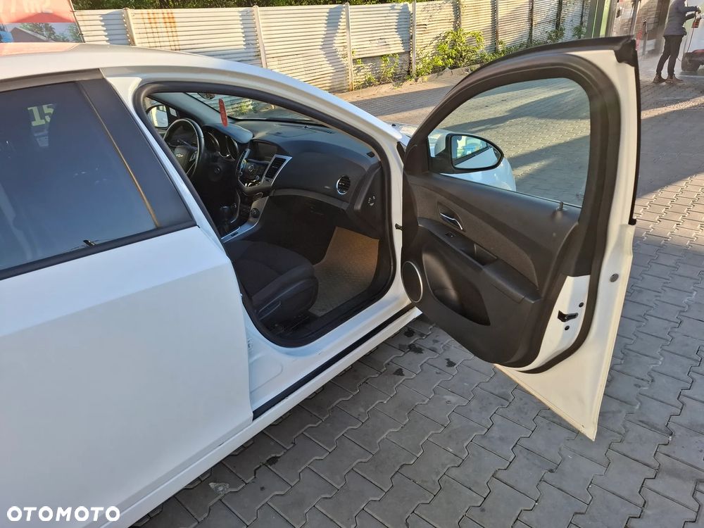 Chevrolet Cruze - 11