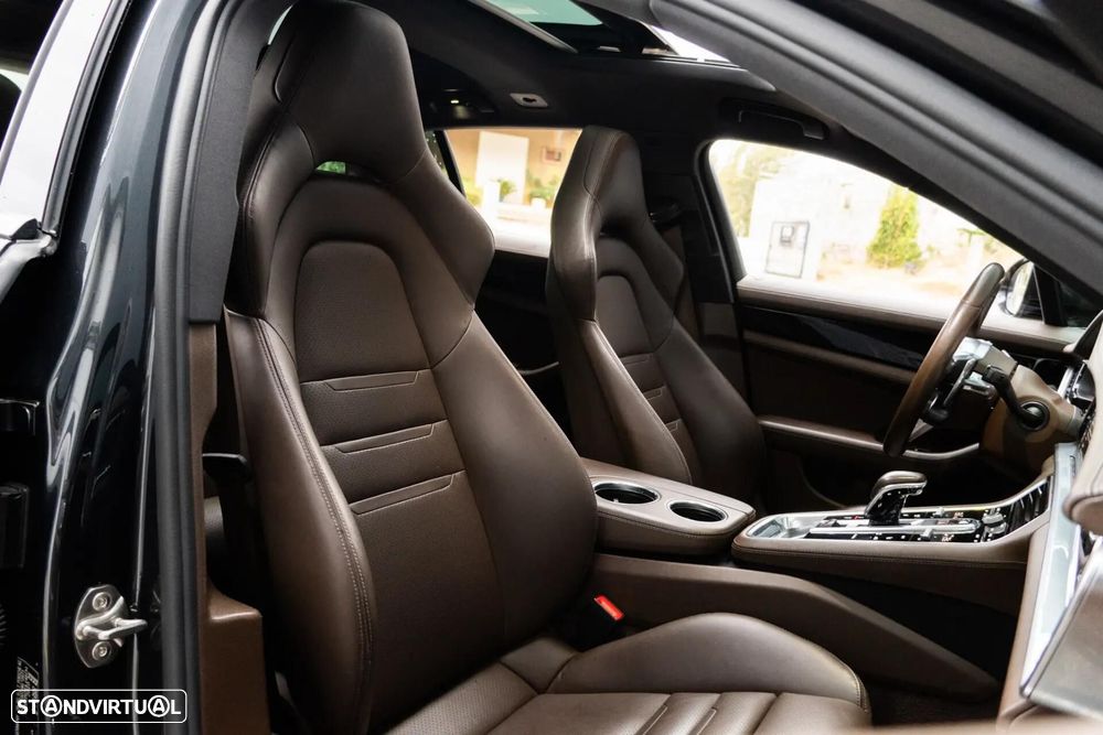 Porsche Panamera Sport Turismo 4 E-Hybrid Platinum Edition PDLS - 9