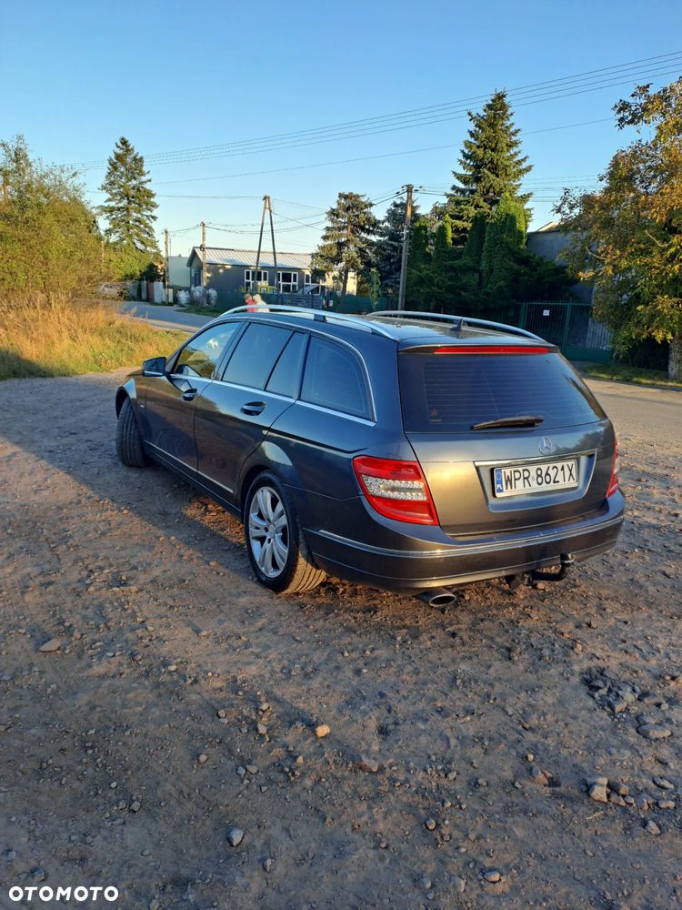 Mercedes-Benz Klasa C 220 T CDI DPF Automatik BlueEFFICIENCY Avantgarde - 4