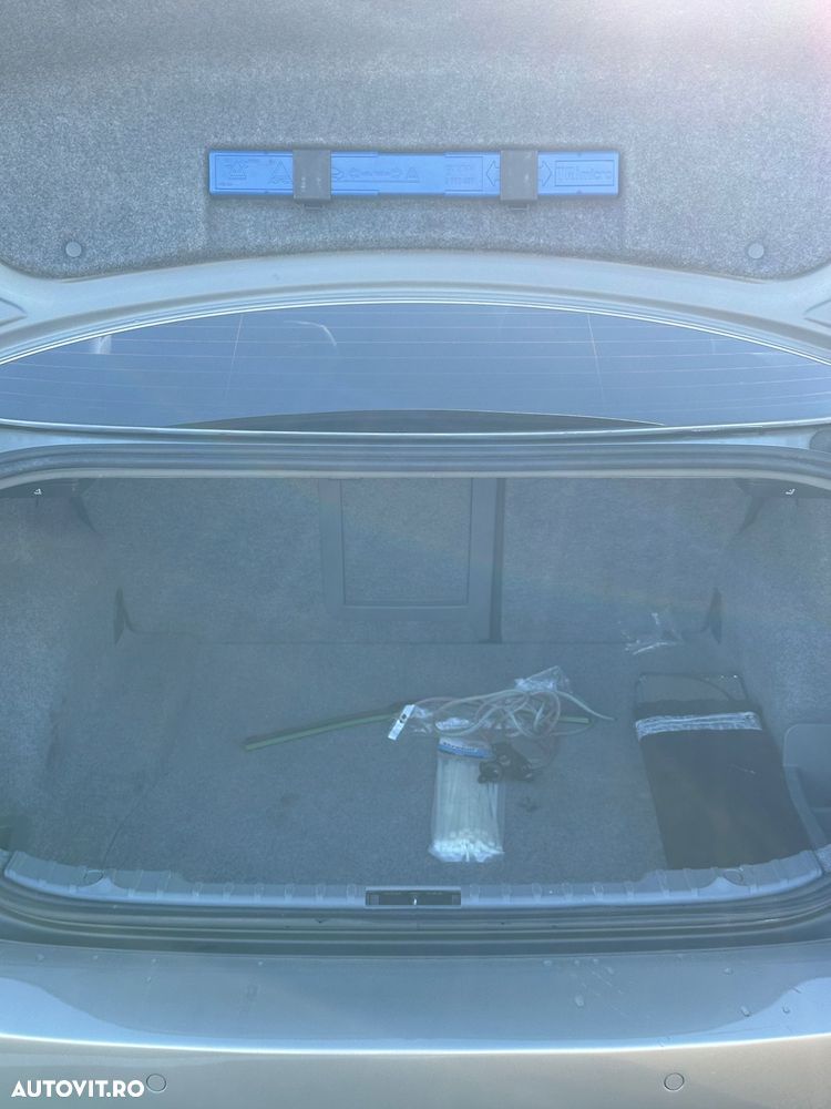 BMW Seria 3 318d DPF - 13