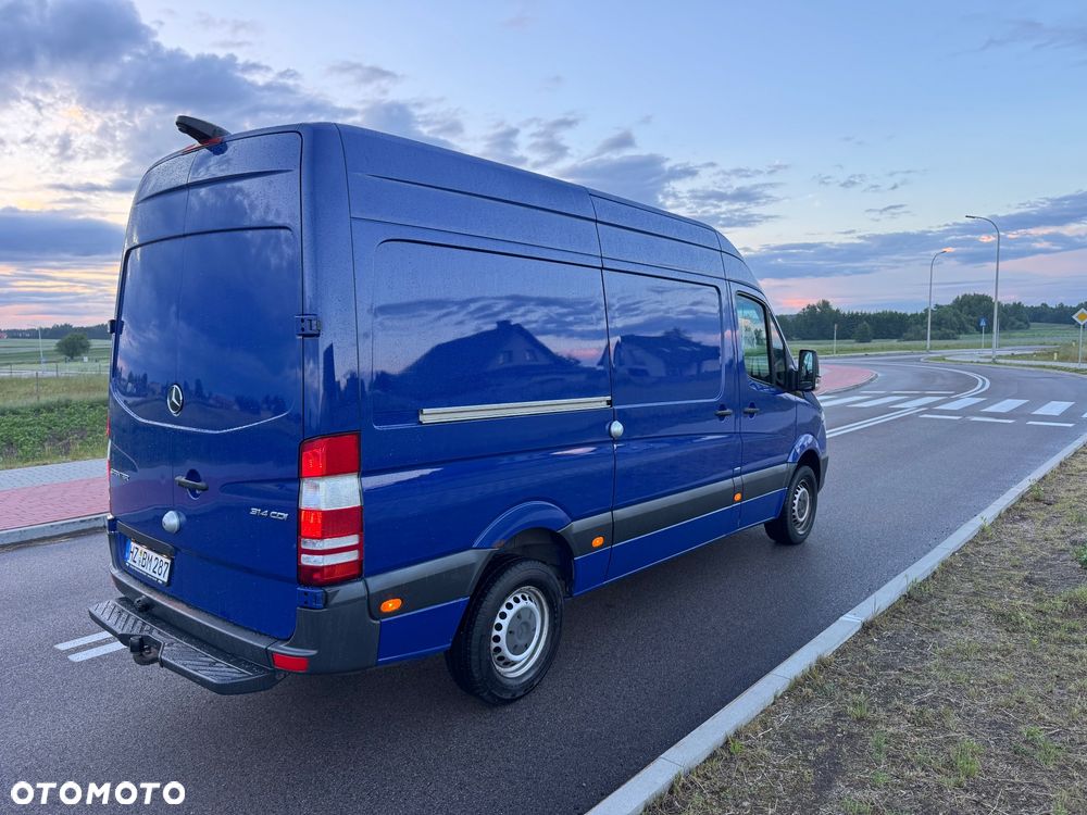 Mercedes-Benz Sprinter - 4
