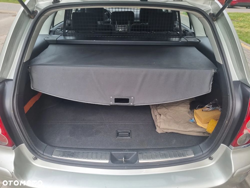Toyota Avensis - 7