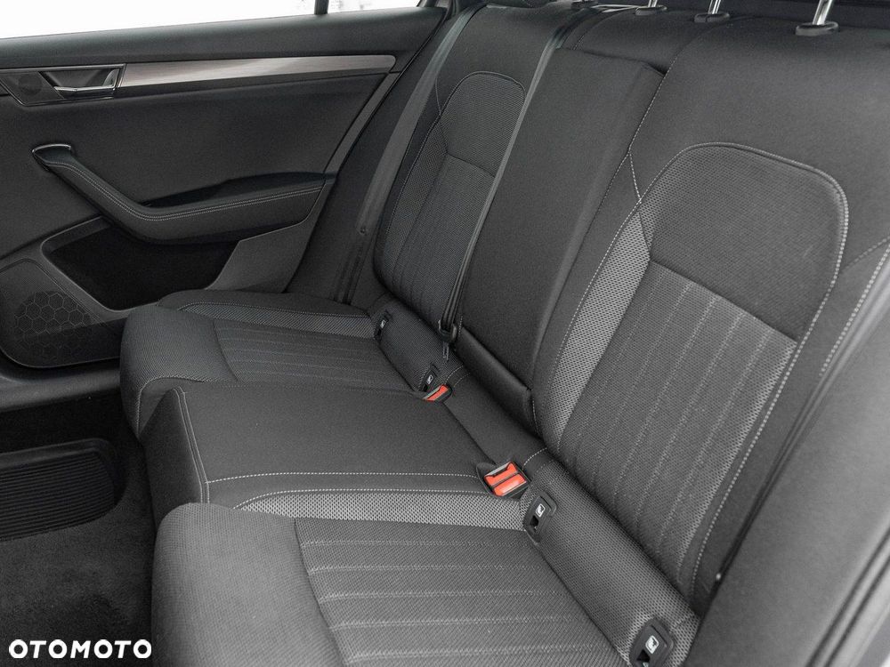 Skoda Superb 2.0 TDI SCR Style DSG - 26