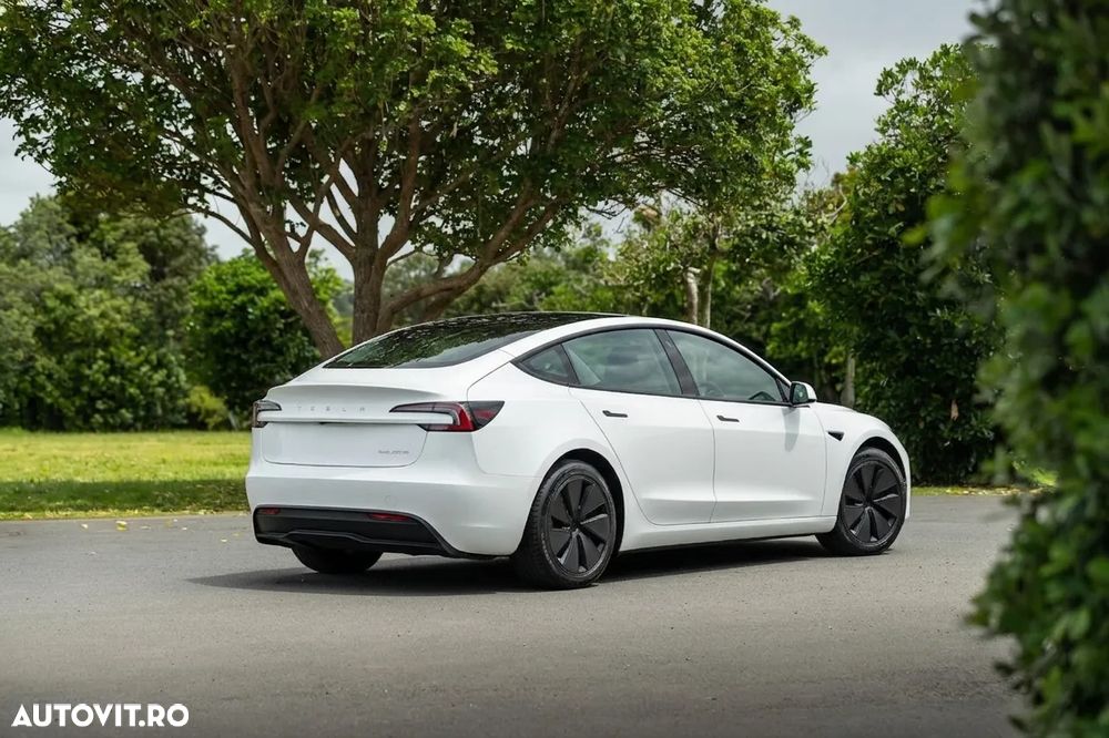 Tesla Model 3 Long Range - 1