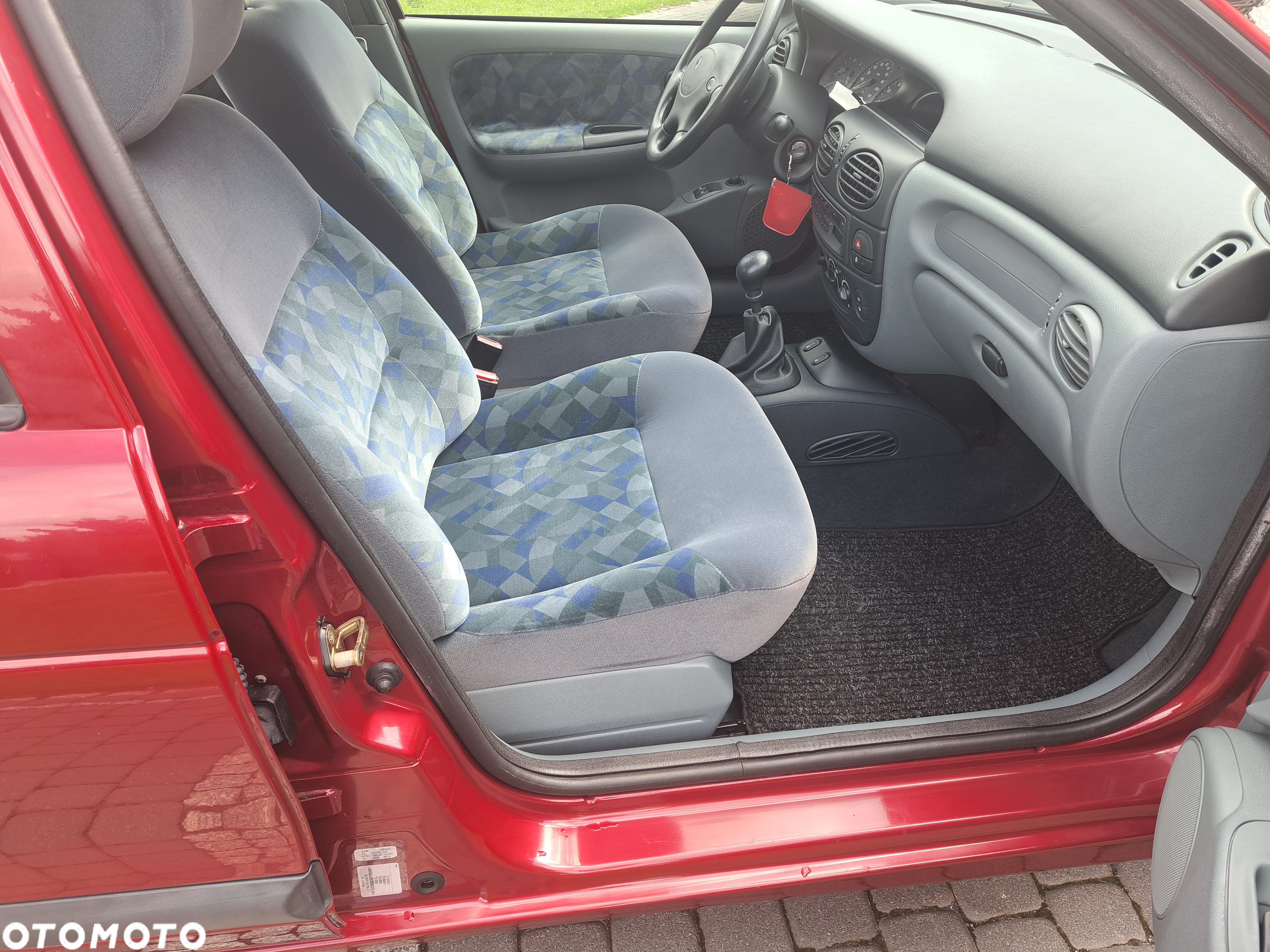 Renault Megane 2.0 RT - 7