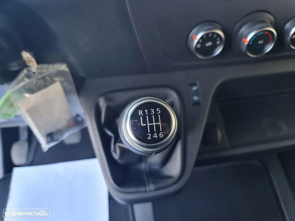Renault Master 2.3Dci L2H2 135CV *Ac/ Sensores/ c/ IVA - 22