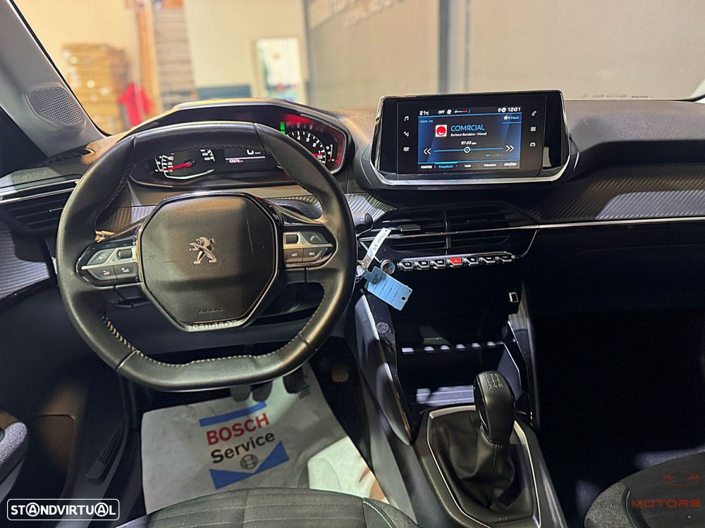 Peugeot 208 1.2 PureTech SE Style - 20