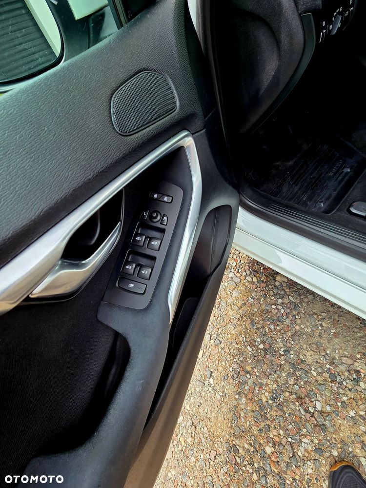 Volvo V40 D2 Kinetic - 12