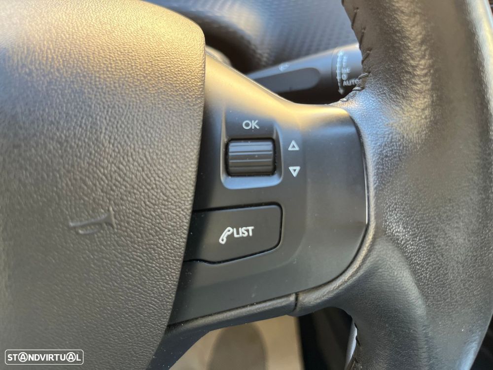 Peugeot 2008 1.5 BlueHDi Signature - 23