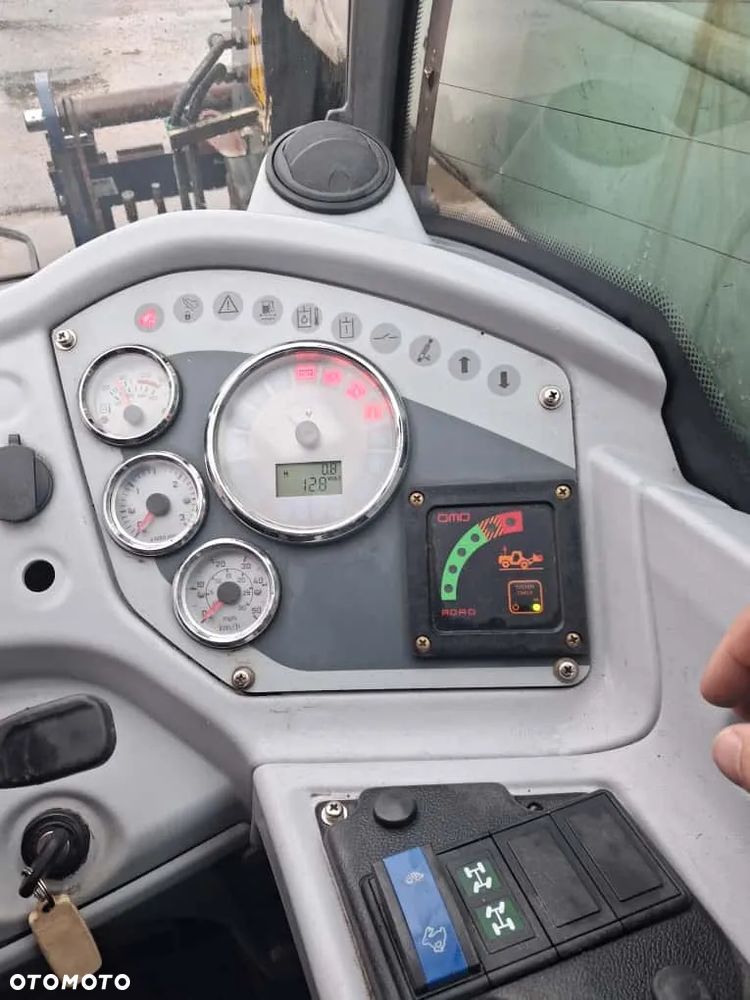 Claas Scorpion 6030 - 7