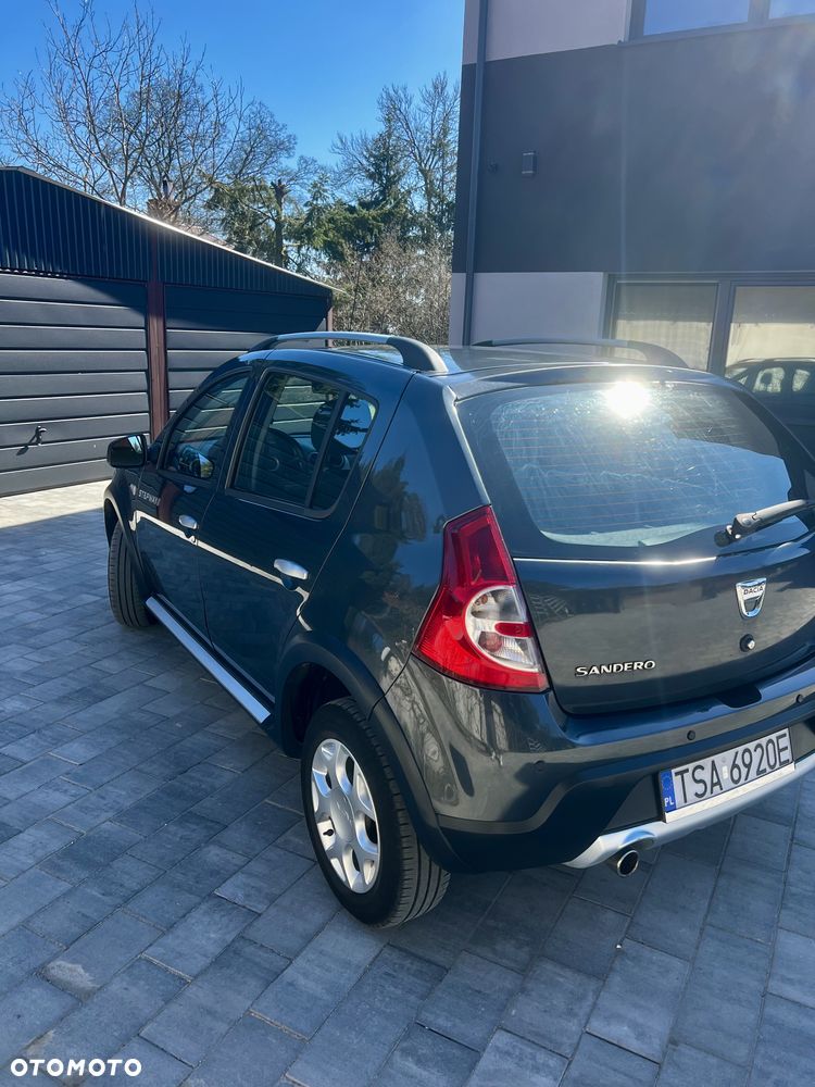 Dacia Sandero Stepway 1.6 - 9