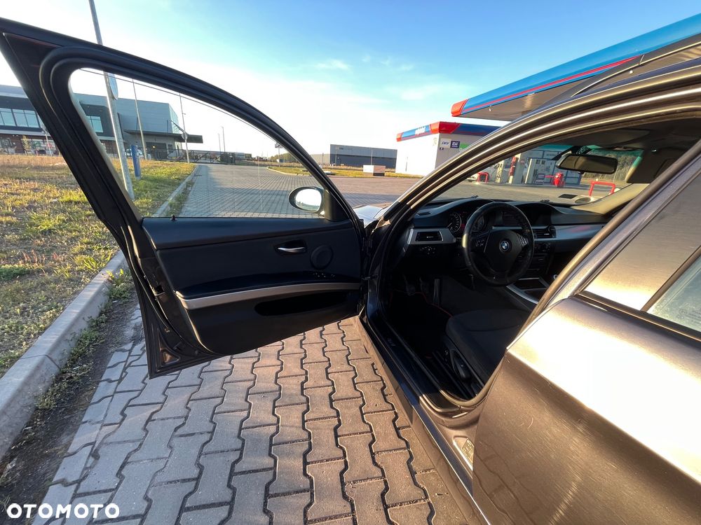 BMW Seria 3 320d DPF - 6