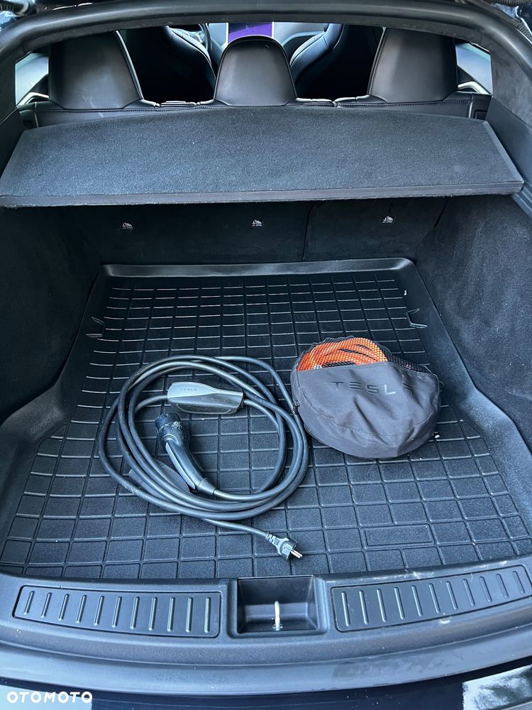 Tesla Model S - 11