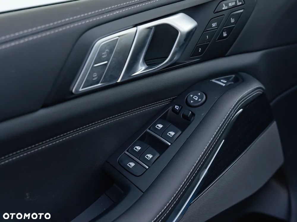 BMW X7 - 14