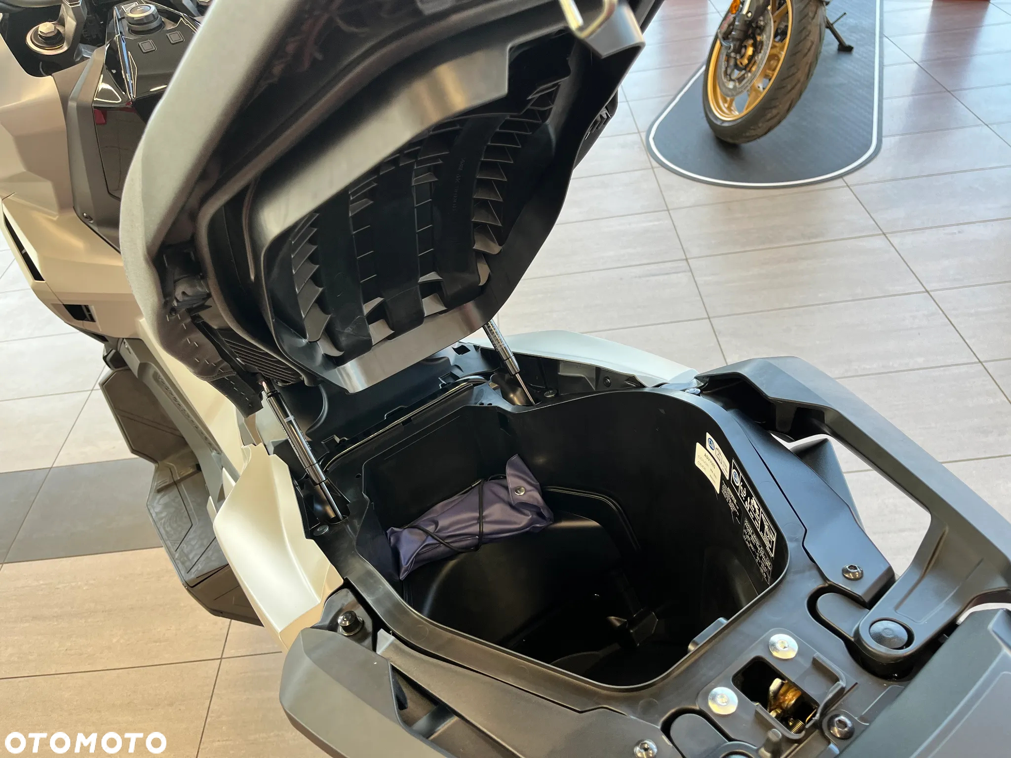 Honda X-ADV - 11