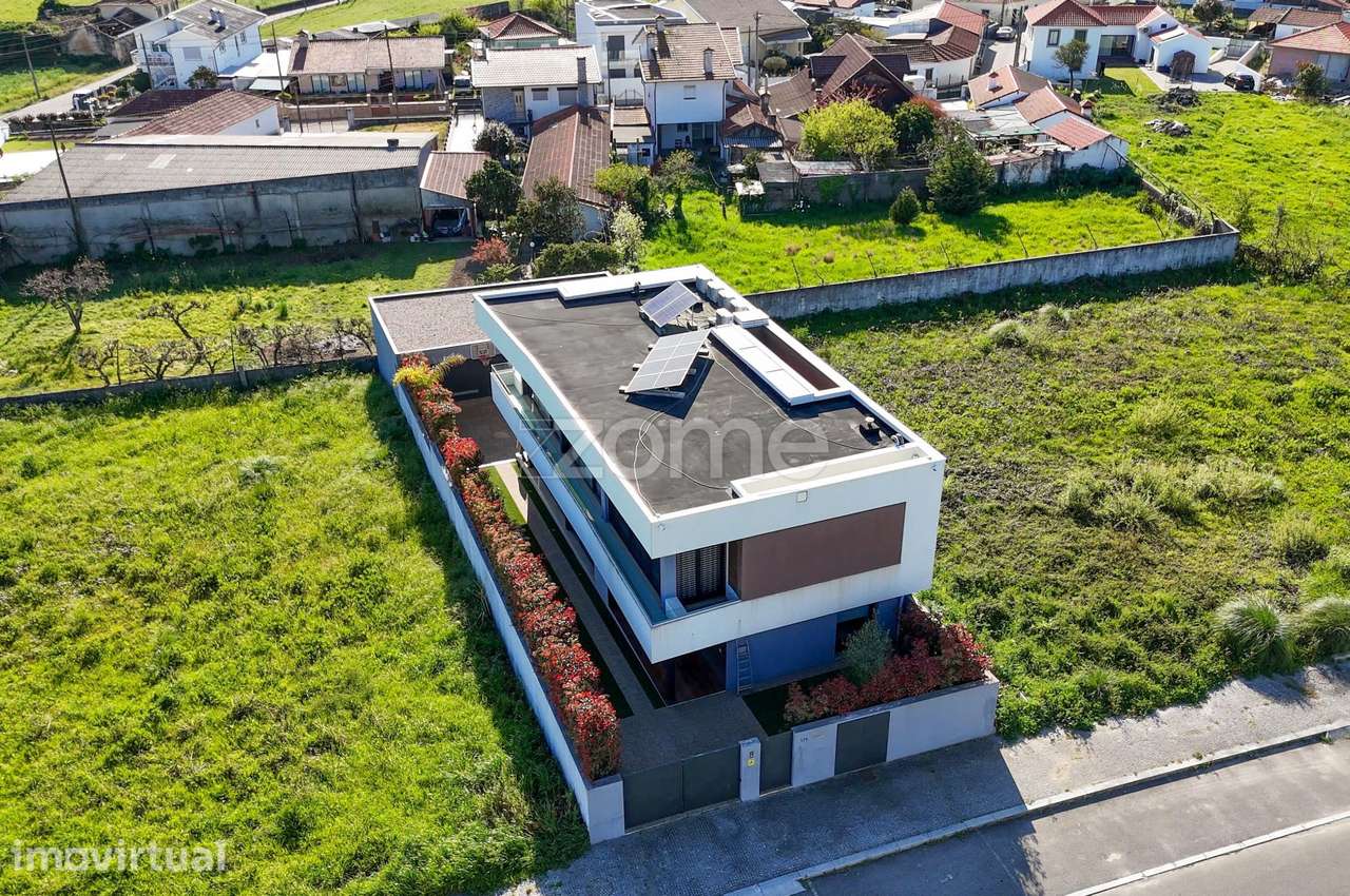 Moradia T3+1 em Santa Maria da Feira - Grande imagem: 5/57