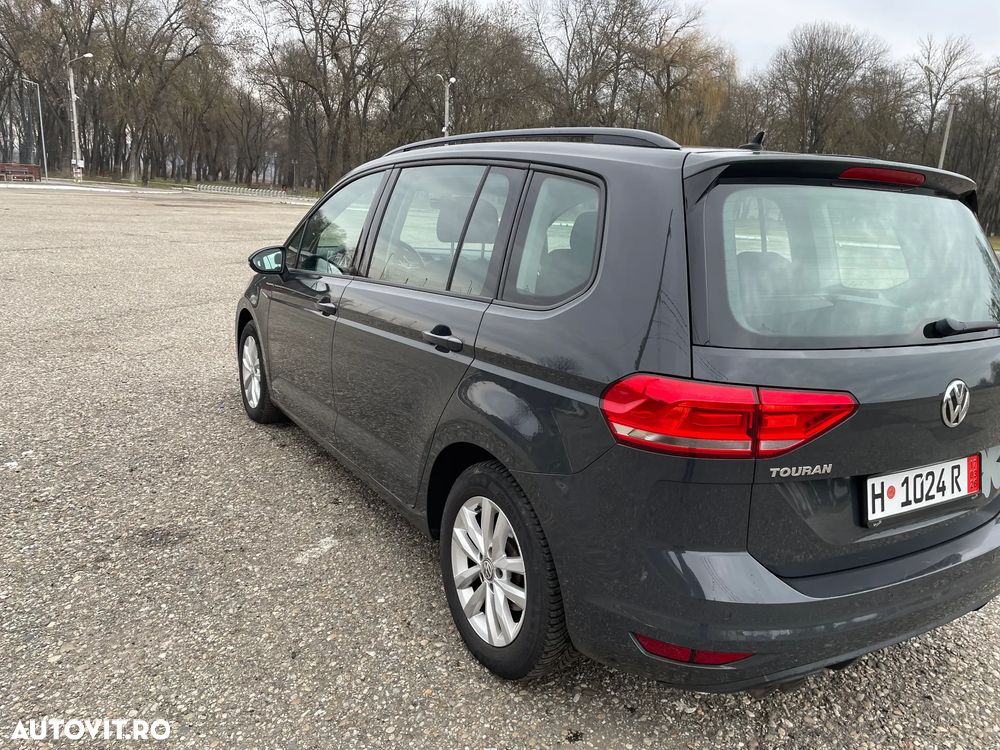Volkswagen Touran - 10