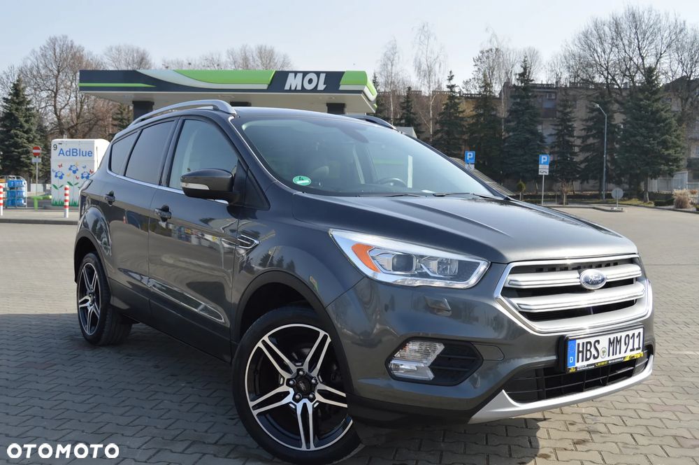 Ford Kuga 1.5 EcoBoost 2x4 Titanium - 3