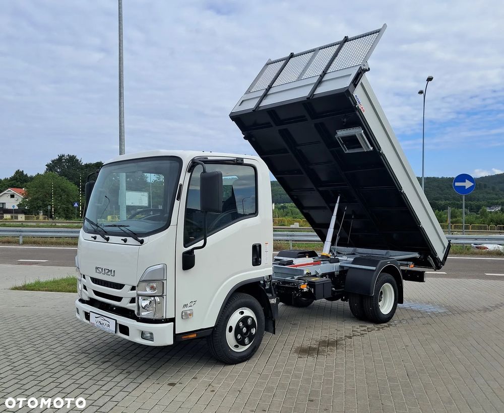 Isuzu M27 Final Edition - 1