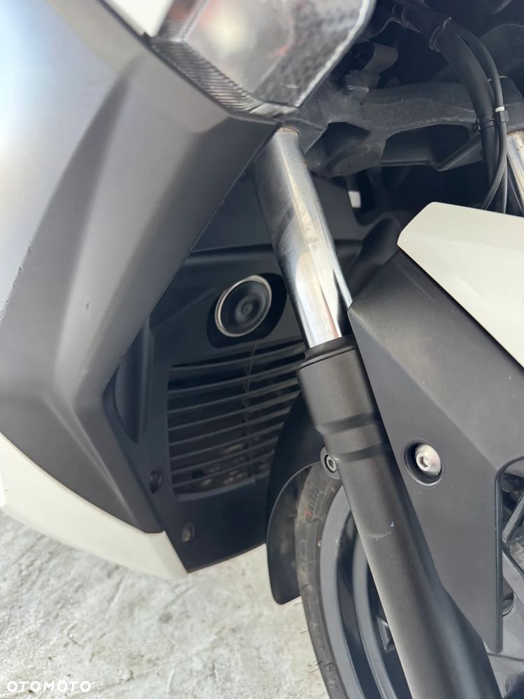 Yamaha X-max - 12