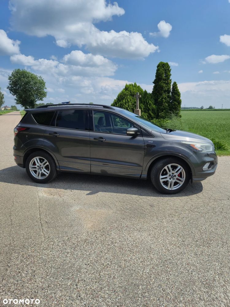 Ford Kuga 1.5 EcoBoost 2x4 ST-Line - 2