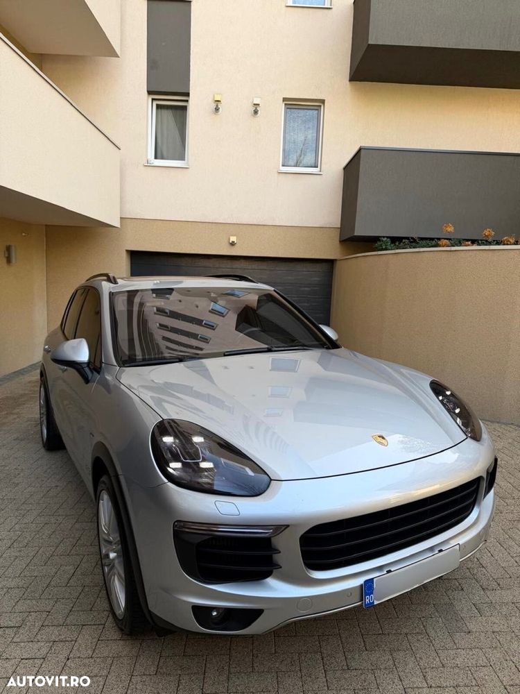 Porsche Cayenne 3.0 L - 1